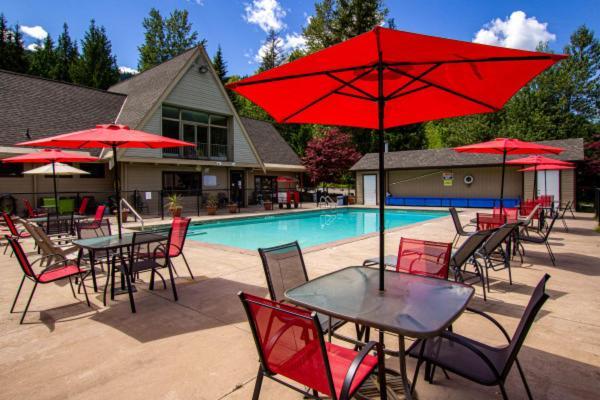 Sicamous Rv & Cabin Resort Malakwa エクステリア 写真